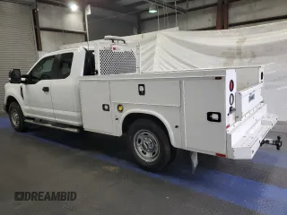 2018 Ford F-250 XL z VIN 1FT7X2A69JEB43297, wystawiony jako Copart lot #49437605 z przebiegiem 166 211 mil mil oraz Czysty tytuł • Clean title. Historia ofert i sprzedaży dostępna na DreamBid. Obrazek 2.
