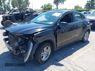 2021 Hyundai Kona SE с VIN KM8K12AA7MU687240, выставлен на аукционе IAAI как лот 42216710 с пробегом 108 063 миль миль и . История ставок и продаж доступна на DreamBid. Изображение 2.