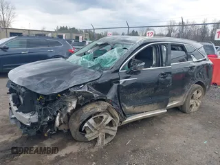 2023 Kia Sorento EX z VIN KNDRHDLG6P5202127, wystawiony jako IAAI lot #42064722 z przebiegiem 28 420 mil mil oraz . Historia ofert i sprzedaży dostępna na DreamBid. Obrazek 2.