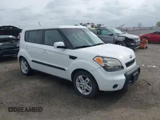 2010 Kia Soul + with VIN KNDJT2A27A7701862, listed as a IAAI auction lot 41900547 with 204,436 mi miles. Bid and sale history available at carsss.com. Image 1.