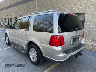 2004 Lincoln Navigator Luxury z VIN 5LMFU28R14LJ28905, wystawiony jako Copart lot #50631865 z przebiegiem 147 454 mil mil oraz Czysty tytuł • Clean title. Historia ofert i sprzedaży dostępna na DreamBid. Obrazek 3.