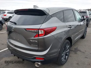 2025 Acura RDX w/A-Spec Package z VIN 5J8TC2H69SL003393, wystawiony jako IAAI lot #41664476 z przebiegiem 2 492 mil mil oraz . Historia ofert i sprzedaży dostępna na DreamBid. Obrazek 4.