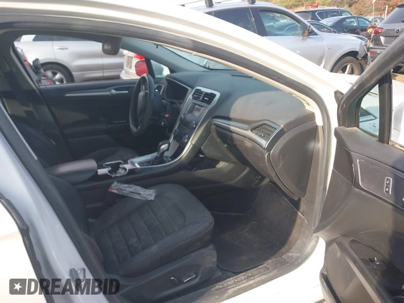 2015 Ford Fusion SE with VIN 3FA6P0H71FR236064, listed as a IAAI auction lot 40731737 with 220,120 mi miles and . Bid and sale history available at carsss.com. Image 5.