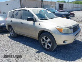 2008 Toyota RAV4 with VIN JTMBD33V886076628, listed as a IAAI auction lot 42050271 with 139,675 mi miles. Bid and sale history available at carsss.com. Image 1.