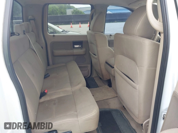 2008 Ford F-150 XLT z VIN 1FTPW14V88FA53479, wystawiony jako IAAI lot #42544841 z przebiegiem 137 829 mil mil oraz . Historia ofert i sprzedaży dostępna na DreamBid. Obrazek 8.