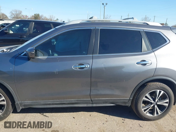 2020 Nissan Rogue SL z VIN 5N1AT2MT2LC743916, wystawiony jako IAAI lot #41723746 z przebiegiem 44 155 mil mil oraz . Historia ofert i sprzedaży dostępna na DreamBid. Obrazek 14.
