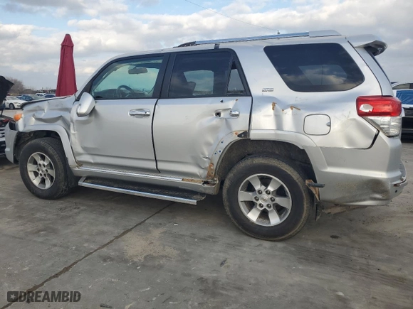 2011 Toyota 4Runner SR5 with VIN JTEZU5JR9B5027110, listed as a Copart auction lot 44232085 with 195,224 mi miles and Salvage Title. Bid and sale history available at carsss.com. Image 2.