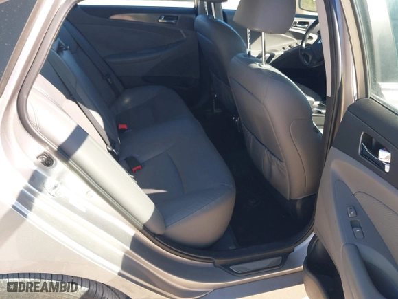 2013 Hyundai Sonata Hybrid Limited with VIN KMHEC4A48DA092427, listed as a IAAI auction lot 41672521 with 127,473 mi miles. Bid and sale history available at carsss.com. Image 8.