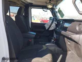 2022 Jeep Gladiator Texas Trail with VIN 1C6HJTAG3NL151845, listed as a IAAI auction lot 40215896 with 46,374 mi miles. Bid and sale history available at carsss.com. Image 5.