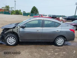 2016 Nissan Versa S с VIN 3N1CN7APXGL916946, выставлен на аукционе IAAI как лот 42400425 с пробегом 56 806 миль миль и . История ставок и продаж доступна на DreamBid. Изображение 15.