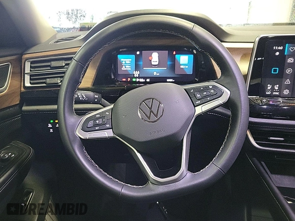 2024 Volkswagen Atlas SE with VIN 1V2HR2CA0RC555310, listed as a IAAI auction lot 42726962 with 18,978 mi miles and . Bid and sale history available at DreamBid. Image 14.