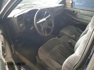 2001 Chevrolet S-10 LS with VIN 1GCCS19561K159493, listed as a Copart auction lot 55622415 with 86,979 mi miles and Salvage Title. Bid and sale history available at DreamBid. Image 8.