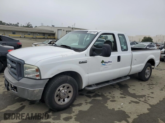 2005 Ford Super Duty F-250 XL with VIN 1FTSX20545EC77319, listed as a Copart auction lot 85837724 with 207,605 mi miles and Clean Title. Bid and sale history available at carsss.com. Image 1.