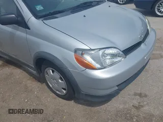 2000 Toyota ECHO z VIN JTDBT1239Y5019643, wystawiony jako IAAI lot #42357161 z przebiegiem 228 508 mil mil oraz . Historia ofert i sprzedaży dostępna na DreamBid. Obrazek 16.