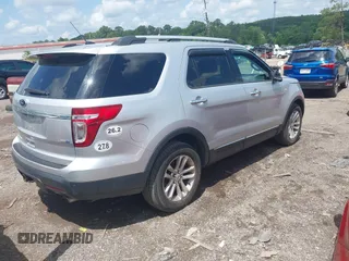 2014 Ford Explorer XLT with VIN 1FM5K8D84EGA21359, listed as a IAAI auction lot 42166860 with 191,004 mi miles and . Bid and sale history available at carsss.com. Image 4.