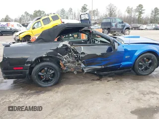 2007 Ford Mustang GT Deluxe with VIN 1ZVHT85H875279327, listed as a IAAI auction lot 41677110 with Not Provided miles and . Bid and sale history available at carsss.com. Image 6.