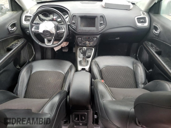 2020 Jeep Compass Latitude with VIN 3C4NJDBB8LT197354, listed as a Copart auction lot 52043745 with 82,189 mi miles and Salvage Title. Bid and sale history available at DreamBid. Image 8.