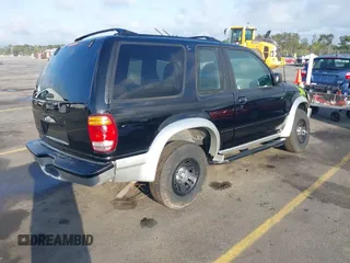1998 Ford Explorer Sport with VIN 1FMYU22X2WUC74696, listed as a IAAI auction lot 41847158 with 243,830 mi miles and . Bid and sale history available at DreamBid. Image 4.