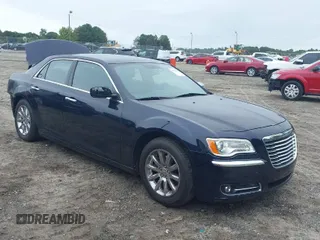2012 Chrysler 300 Limited z VIN 2C3CCACG2CH182985, wystawiony jako IAAI lot #40371972 z przebiegiem 104 160 mil mil oraz . Historia ofert i sprzedaży dostępna na DreamBid. Obrazek 1.