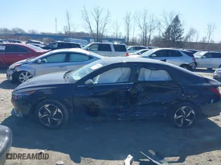 2021 Hyundai Elantra SEL with VIN KMHLN4AG8MU152426, listed as a IAAI auction lot 41781106 with 27,309 mi miles. Bid and sale history available at carsss.com. Image 14.