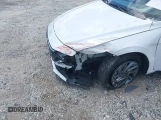 2024 Hyundai Elantra SEL с VIN KMHLM4DG0RU672240, выставлен на аукционе IAAI как лот 42190278 с пробегом 28 084 миль миль и . История ставок и продаж доступна на DreamBid. Изображение 6.