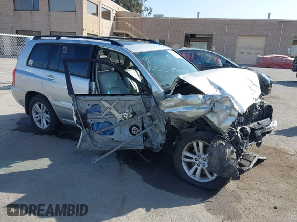 2006 Toyota Highlander Hybrid with VIN JTEDW21A560003550, listed as a IAAI auction lot 42083364 with 147,486 mi miles. Bid and sale history available at carsss.com. Image 1.