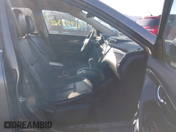 2014 Nissan Rogue SL with VIN 5N1AT2MV7EC868186, listed as a IAAI auction lot 41758363 with 111,037 mi miles. Bid and sale history available at carsss.com. Image 5.