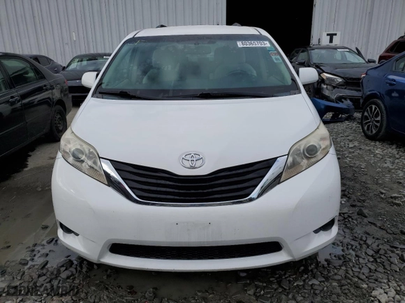 2013 Toyota Sienna LE AAS with VIN 5TDKK3DC6DS328311, listed as a Copart auction lot 80365703 with 81,873 mi miles and Salvage Title. Bid and sale history available at carsss.com. Image 5.