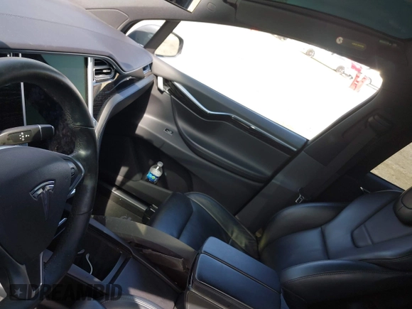 2016 Tesla Model X 70D with VIN 5YJXCAE26GF027267, listed as a IAAI auction lot 41915898 with Not Provided miles and . Bid and sale history available at DreamBid. Image 17.