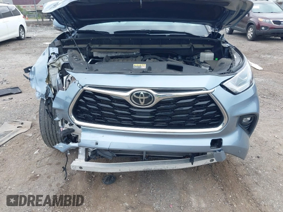 2023 Toyota Highlander L with VIN 5TDKDRBH7PS014618, listed as a IAAI auction lot 42363989 with 39,142 mi miles and . Bid and sale history available at DreamBid. Image 6.
