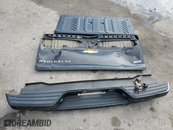 2012 Chevrolet Avalanche LT with VIN 3GNMCFE01CG137248, listed as a Copart auction lot 62332495 with 170,490 mi miles and Salvage title. Bid and sale history available at DreamBid. Image 12.
