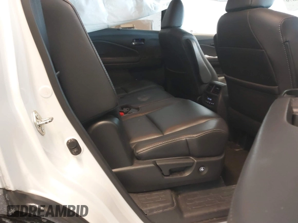 2017 Honda Pilot Touring with VIN 5FNYF6H92HB032873, listed as a IAAI auction lot 41608870 with 123,888 mi miles. Bid and sale history available at carsss.com. Image 8.