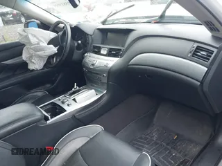 2016 Infiniti Q70 with VIN JN1BY1AR3GM270723, listed as a IAAI auction lot 40029163 with 80,411 mi miles. Bid and sale history available at carsss.com. Image 5.