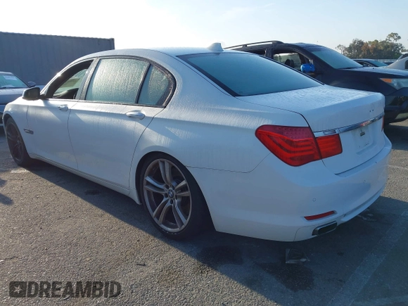 2010 BMW 7 Series 750Li с VIN WBAKB8C58ACY63604, выставлен на аукционе IAAI как лот 41986270 с пробегом 131 865 миль миль и . История ставок и продаж доступна на DreamBid. Изображение 3.