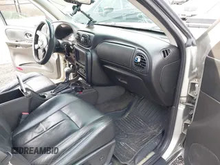 2007 Chevrolet TrailBlazer LS with VIN 1GNDT13S072146593, listed as a IAAI auction lot 42027052 with 163,921 mi miles. Bid and sale history available at carsss.com. Image 5.