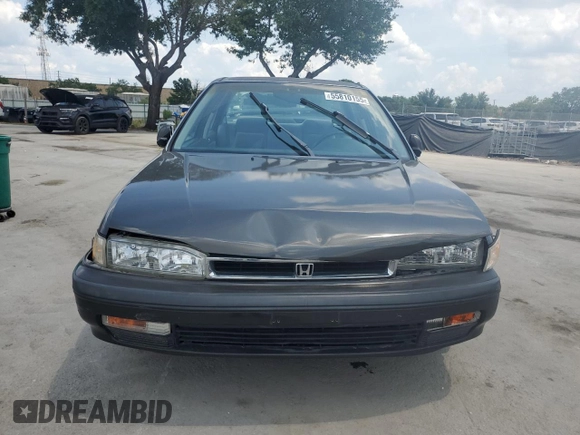 1991 Honda Accord LX z VIN JHMCB7659MC039465, wystawiony jako Copart lot #55810155 z przebiegiem 206 192 mil mil oraz Szkoda całkowita • Salvage title. Historia ofert i sprzedaży dostępna na DreamBid. Obrazek 5.