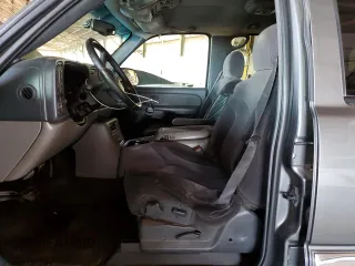 2002 GMC Yukon XL SLT z VIN 3GKFK16Z52G322815, wystawiony jako Copart lot #50641765 z przebiegiem Nie podano mil oraz Szkody całkowita. Historia ofert i sprzedaży dostępna na DreamBid. Obrazek 7.