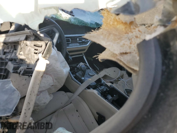 2021 BMW 3 Series 330i z VIN 3MW5R1J05M8C13650, wystawiony jako Copart lot #46793555 z przebiegiem Nie podano mil oraz Nie do naprawy • Non repairable. Historia ofert i sprzedaży dostępna na DreamBid. Obrazek 8.