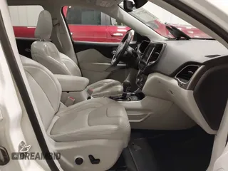 2019 Jeep Cherokee Limited с VIN 1C4PJMDXXKD362634, выставлен на аукционе IAAI как лот 42237505 с пробегом 65 538 миль миль и . История ставок и продаж доступна на DreamBid. Изображение 5.