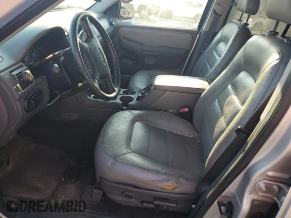 2005 Ford Explorer XLT z VIN 1FMZU63W25UA62588, wystawiony jako Copart lot #68111864 z przebiegiem Nie podano mil oraz Nie do naprawy • Non repairable. Historia ofert i sprzedaży dostępna na DreamBid. Obrazek 7.