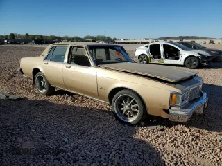1985 Oldsmobile 88 z VIN 1G3BY69Y7F9098039, wystawiony jako Copart lot #87831785 z przebiegiem 72 684 mil mil oraz Szkody całkowita. Historia ofert i sprzedaży dostępna na DreamBid. Obrazek 4.