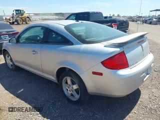 2009 Pontiac G5 z VIN 1G2AS18H097189787, wystawiony jako IAAI lot #40186929 z przebiegiem 125 964 mil mil oraz . Historia ofert i sprzedaży dostępna na DreamBid. Obrazek 3.