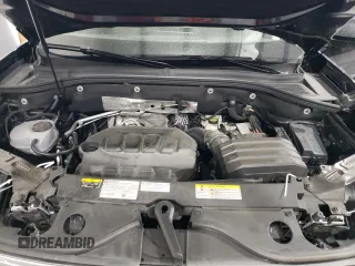 2024 Volkswagen Atlas SE with VIN 1V2WE2CA3RC221565, listed as a Copart auction lot 50817605 with 8,884 mi miles and Salvage title. Bid and sale history available at DreamBid. Image 13.