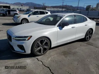 2021 Volvo S60 Momentum with VIN 7JR102FZ7MG123167, listed as a Copart auction lot 88547135 with 44,185 mi miles and Salvage Title. Bid and sale history available at carsss.com. Image 1.
