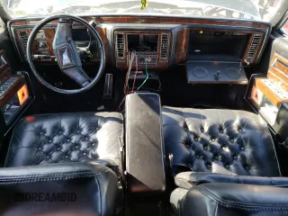 1992 Cadillac Brougham z VIN 1G6DW547XNR703499, wystawiony jako Copart lot #66709103 z przebiegiem Nie podano mil oraz Nie do naprawy. Historia ofert i sprzedaży dostępna na DreamBid. Obrazek 8.
