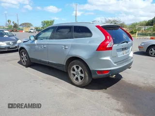 2012 Volvo XC60 3.2L z VIN YV4952DL7C2311729, wystawiony jako IAAI lot #42184732 z przebiegiem 143 680 mil mil oraz . Historia ofert i sprzedaży dostępna na DreamBid. Obrazek 3.