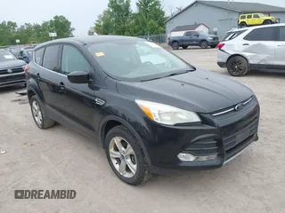 2013 Ford Escape SE z VIN 1FMCU9G99DUC90792, wystawiony jako IAAI lot #42501513 z przebiegiem 207 590 mil mil oraz . Historia ofert i sprzedaży dostępna na DreamBid. Obrazek 1.
