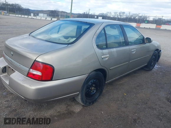 2001 Nissan Altima GXE with VIN 1N4DL01DX1C213778, listed as a IAAI auction lot 41230878 with 204,003 mi miles. Bid and sale history available at carsss.com. Image 4.