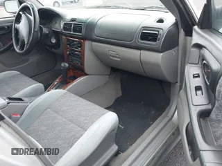2000 Subaru Forester L with VIN JF1SF6353YH701667, listed as a IAAI auction lot 41499844 with 203,050 mi miles. Bid and sale history available at carsss.com. Image 5.