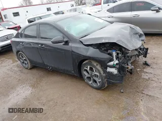 2021 Kia Forte LXS with VIN 3KPF24AD2ME270647, listed as a IAAI auction lot 41708527 with 18,010 mi miles. Bid and sale history available at carsss.com. Image 1.